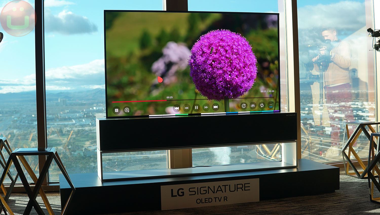 LG Signature Series OLED TV R (65R9)